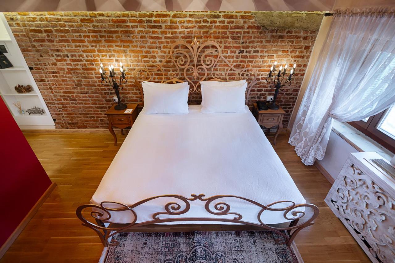 Tresor Art Boutique Hotel Корча Экстерьер фото