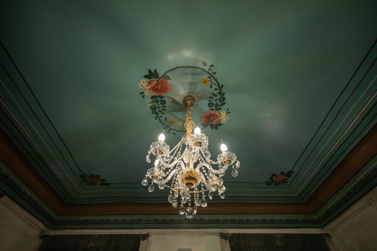 Tresor Art Boutique Hotel Корча Экстерьер фото