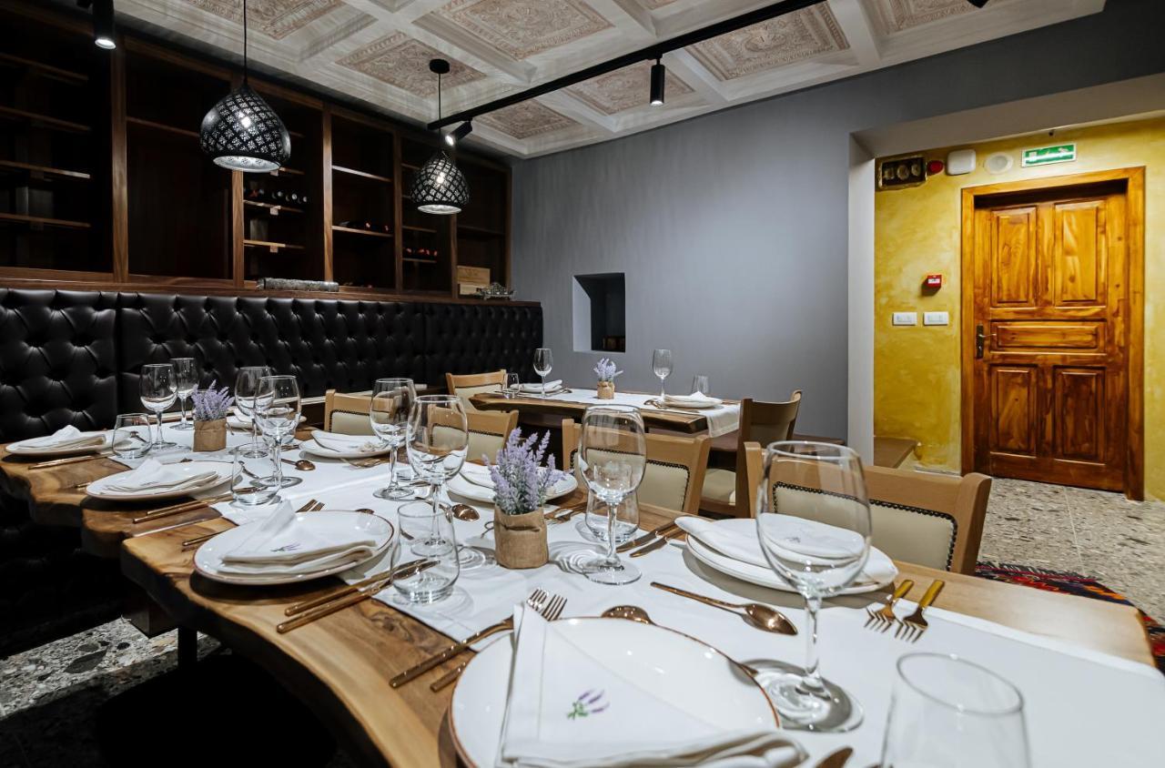 Tresor Art Boutique Hotel Корча Экстерьер фото
